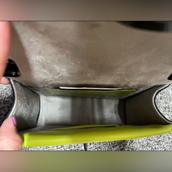 New Michael Kors Greenwich black/green crossbody - Picture 4 of 6